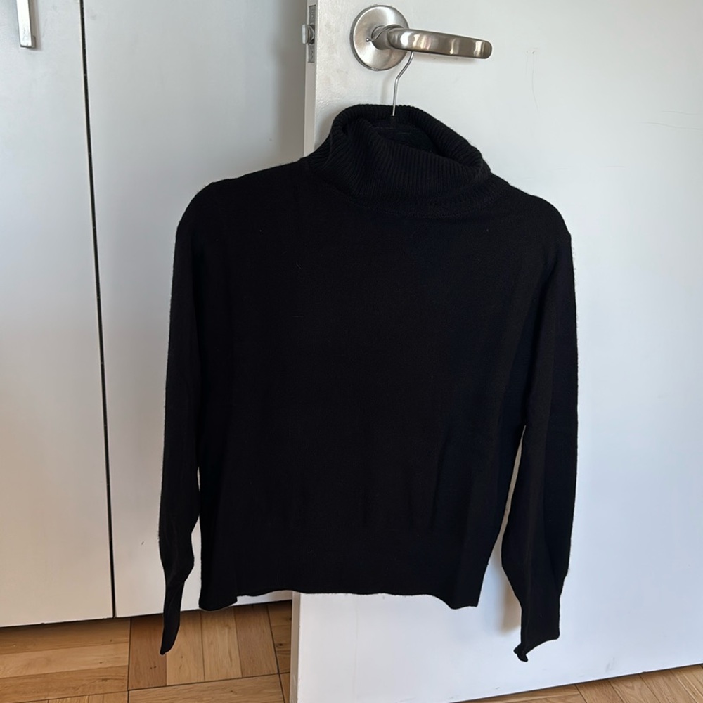 Skull Cashmere Black Cashmere Zayn Turtleneck